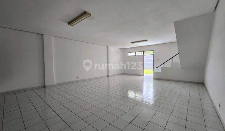 Disewakan Ruang Usaha + Kantor Bagus Dan Murah ... Lebar Muka 10 Batununggal 1