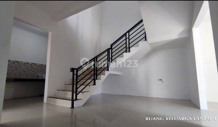 DIJUAL RUMAH MINIMALIS MODERN 2 Lt ,BAGUS, TERAWAT 2