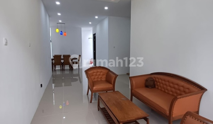 Disewakan Rumah Asri Semi Furnish, Minimalis Gegerkalong