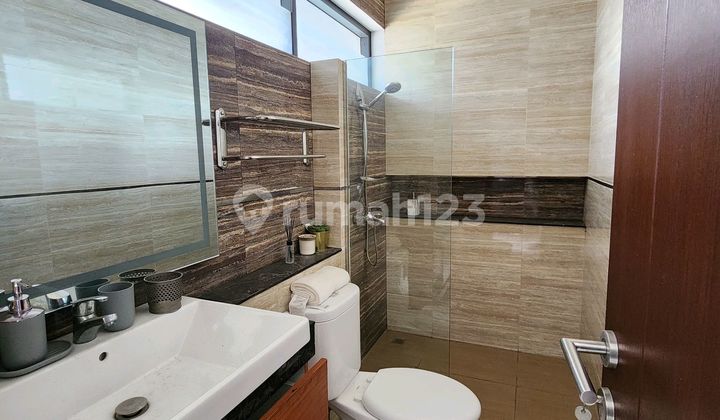 Di.jual..... Rumah Setraduta Grande Furnished. Minimalis.modern. Kwalitas.premiun 2
