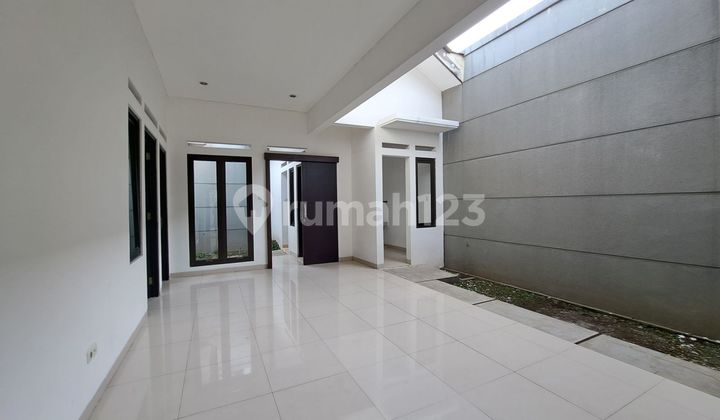Dijual Rumah  1 Lt Minimalis Modern 4 Kamar Tidur Cluster Batununggal 