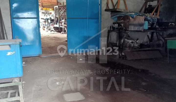 Gudang dan 5 Unit Rumah Cocok untuk Usaha di Jalan Utaman Cimahi Gudang dan 5 Unit Rumah Cocok untuk Usaha di Jalan Utaman Cimahi