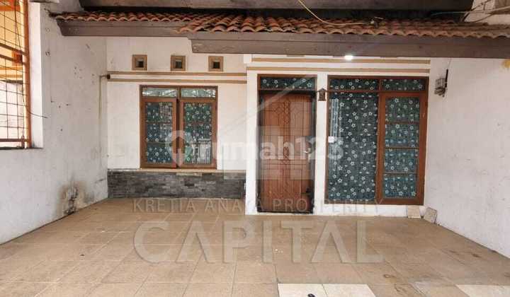 Price Drop on a Move-In Ready House for You in Taman Kopo Indah 2, Bandung, Patung Gajah