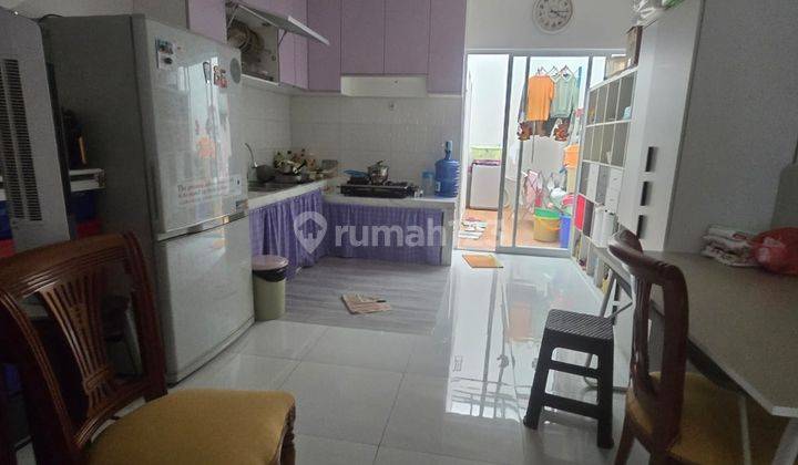 Dijual Rumah 3 Lantai di Dalam Komplek Greenville 1