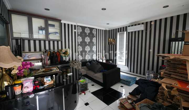 Dijual Gym dan Coffeeshop di Cipayung Jakarta Timur Dijual Gym dan Coffeeshop di Cipayung Jakarta Timur