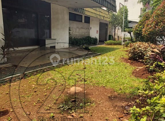 Dijual Rumah Hitungan Tanah Lokasi Strategis Bisa Komersil Area di Duri Kepa 6