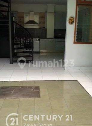 Disewakan Rumah 2 Lantai di Tomang Jakarta Barat 2