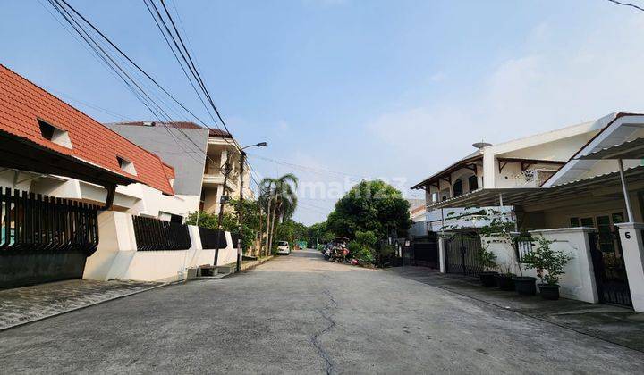 Jual Rumah Taman Ratu Komplek Jakbar 2