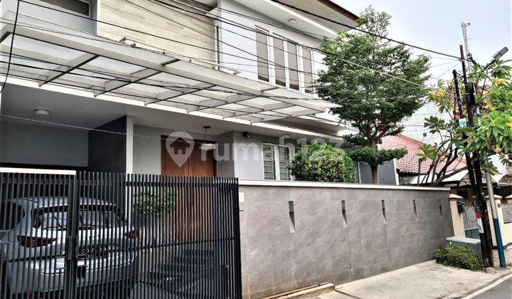 Rumah Minimalis Cempaka Putih Tengah Design Interior 2 Lantai