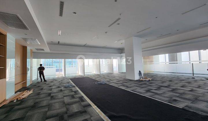 Disewakan Office Space lantai Tinggi Landmark Pluit jakarta Utara 2