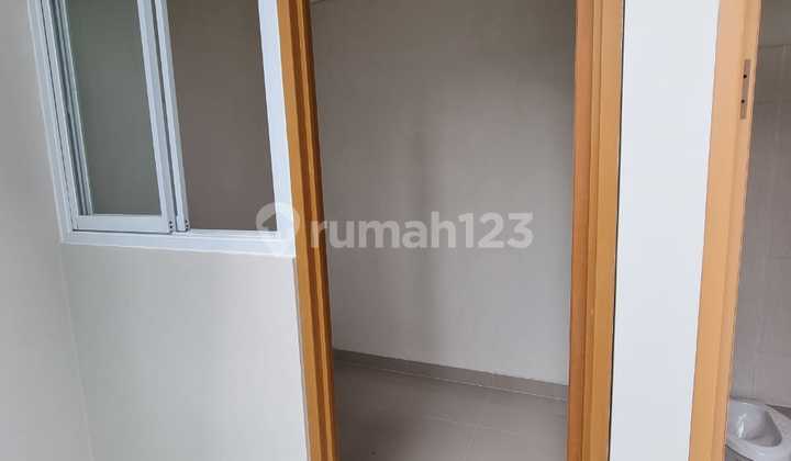Dijual Rumah Minimalis Brand New Duri Kepa 3 Lantai Full 2