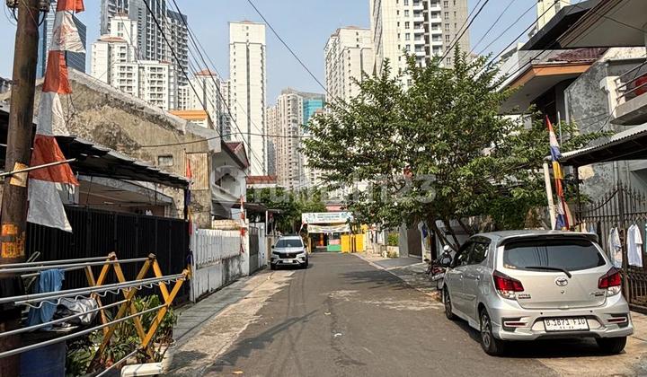 Land Counting House Behind Tanjung Duren Central Park Suitable for Boarding