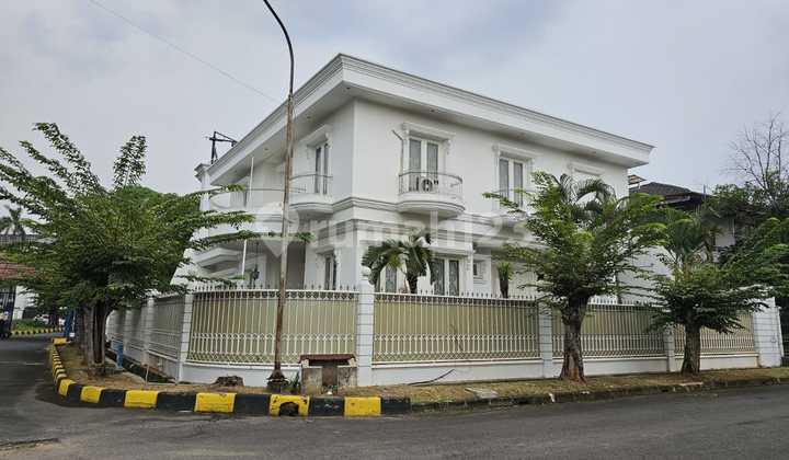 Rumah Hook Taman Kebon Jeruk Intercon LT 547M2 Srengseng Kembangan