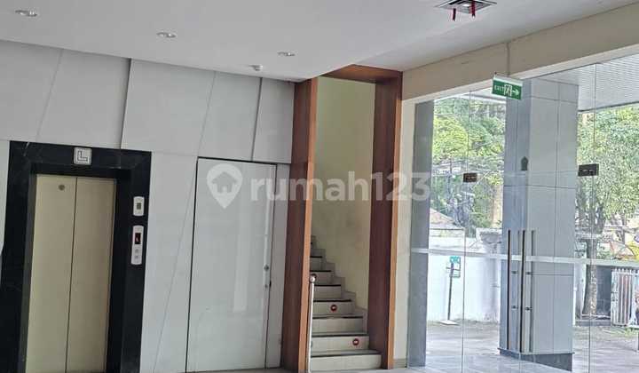 Strategic Building for Sale on Captain Tendean, South Jakarta Strategic Building for Sale on Captain Tendean, South Jakarta