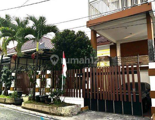 Rumah 2 Lantai Bagus Semi Furnished SHM di Tidar, Malang 1