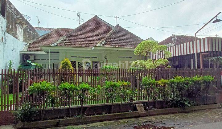 Rumah Klasik Asri Dan Terawat di Jalan Pulau pulau Malang 1