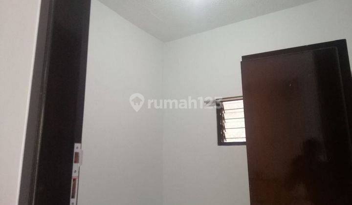 Rumah 5 Kamar Tidur Dan Parkir Luas di Jalan Kawista Malang 6