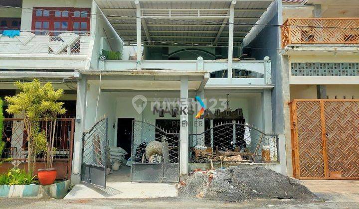 Rumah Lokasi Nyaman 4 Kamar di Jalan Pulau pulau Malang 1