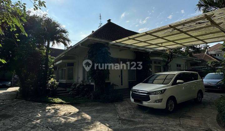 Rumah Klasik Lokasi Premium di Raya Ijen Malang 1