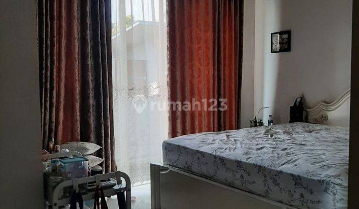 Rumah 2 Lantai Bagus Semi Furnished di Ijen Nirwana , Malang 2