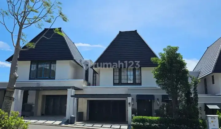 Rumah Mewah Ada Kolam Renang di Citraland Puncak Tidar Malang  1