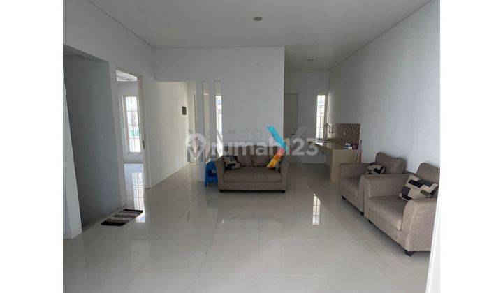 Rumah 2 Lantai Bagus Semi Furnished di Soekarno Hatta , Malang 2