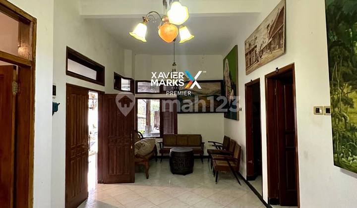 Rumah Vintage Klasik Terawat Lahan Luas di Nol Jalan Raya Batu 2