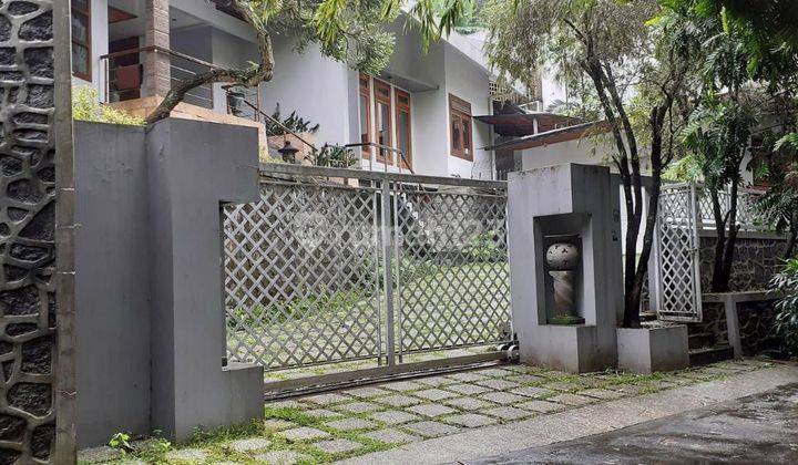 Rumah Villa Mewah Nyaman Dengan Private Pool di Tidar Malang 2