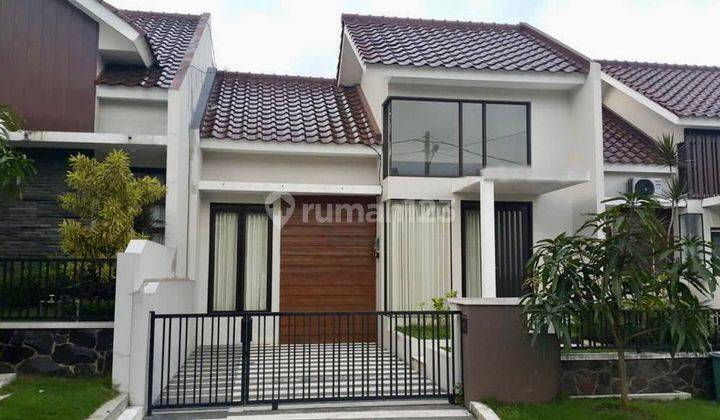 Rumah Bagus Semi Furnished SHM di Greenland, Malang 1