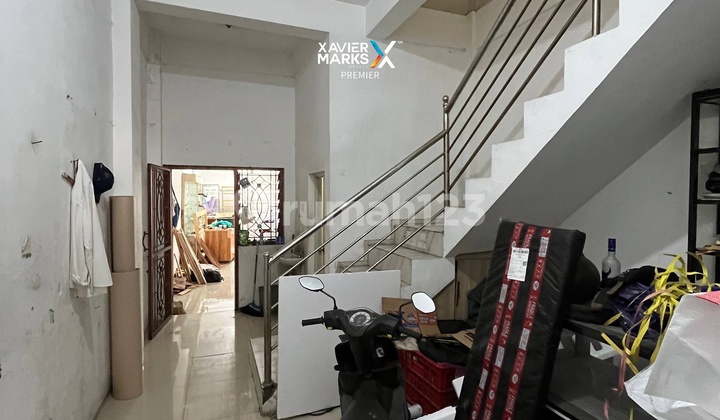 For Sale Strategic Shop House with Ample Parking in Sawojajar, Malang 2