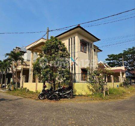 Rumah 2 Lantai Bagus SHM di Griya Shanta , Malang 2