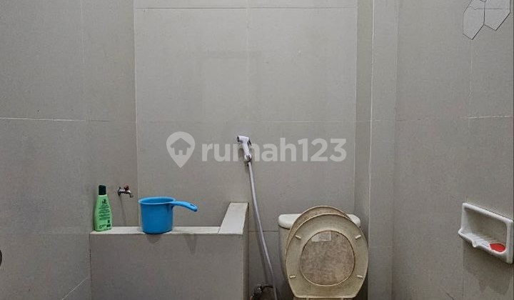 For Sale, Strategic 2-Story Shop House in Wiromargo Klojen Malang 2