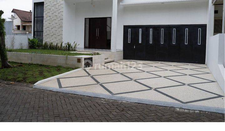 Villa Cantik Nyaman Furnish Full di Riverside Blimbing Malang 1