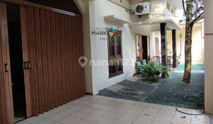 Rumah Dengan Carport Luas Di Araya Malang 2