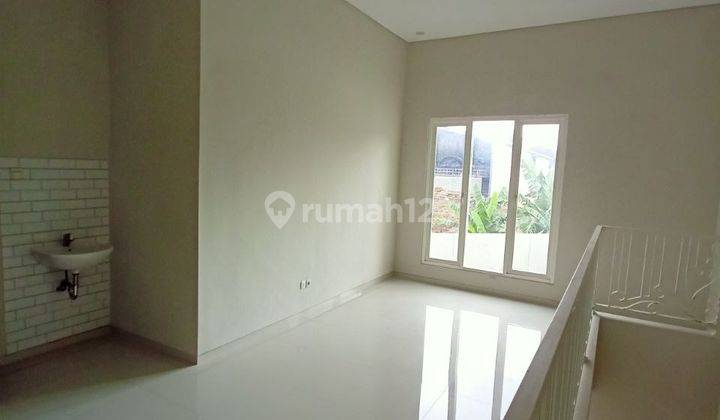 Rumah 2 Lantai Bagus SHM di Langsep , Malang 2