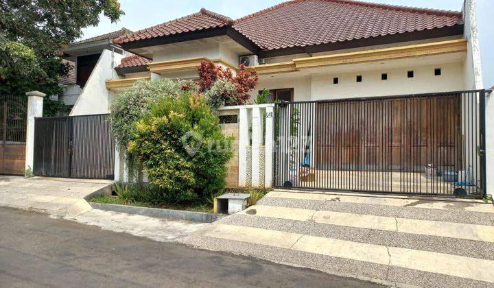 Rumah Bagus Semi Furnished SHM di Bukit Dieng , Malang 1