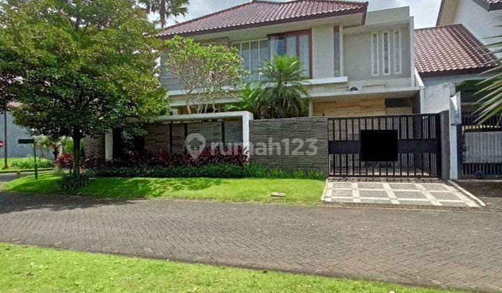 Rumah Mewah Kawasan Elit di Araya Golf Malang  1