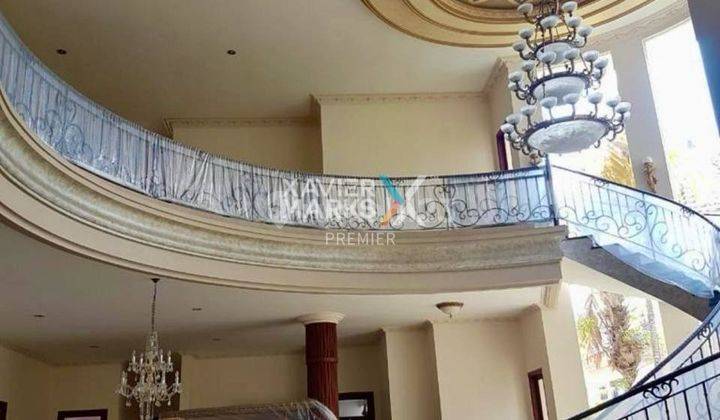 Rumah Luas Mewah Klasik di Boulevard Araya Golf Malang 2