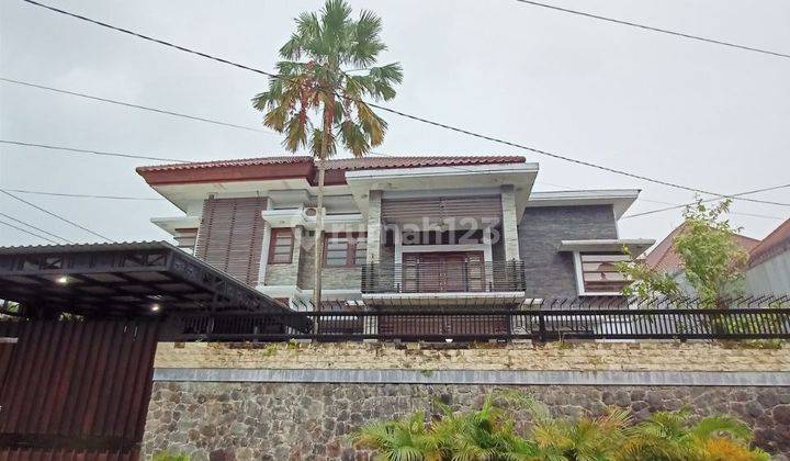 Rumah 2 Lantai Bagus SHM di Tidar, Malang 1