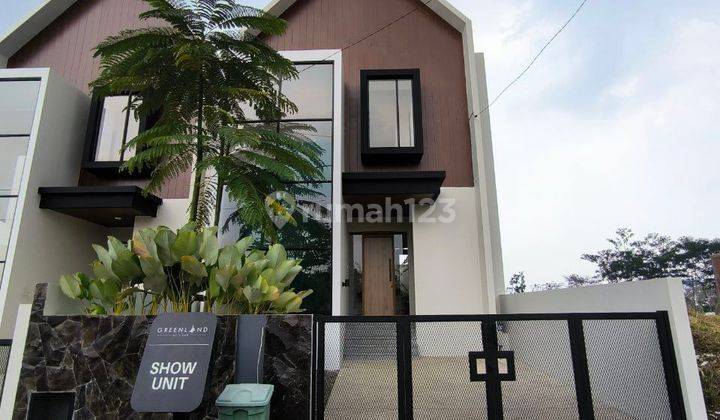 Rumah 2 Lantai Baru Unfurnished HGB di Greenland , Malang 1