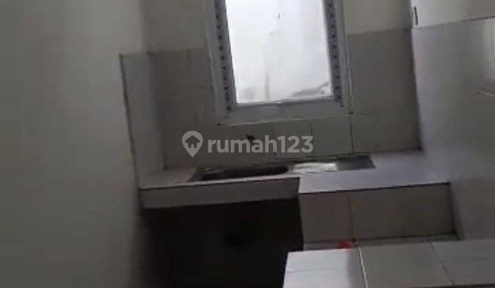Ruko Dekat Stasiun Dan Halte Busway Cocok Untuk Segala Usaha

 4