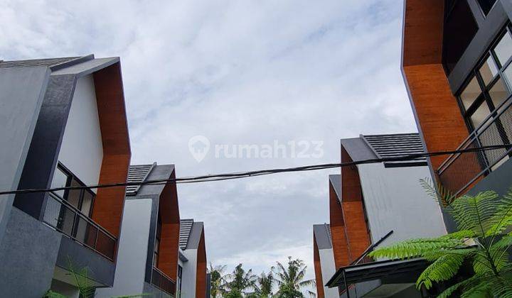 Rumah Exclusive Scandinavian Lokasi Premium Dekat Tol Kukusan 1