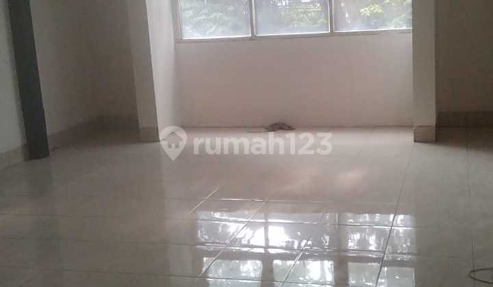 Ruko 3 Lantai Strategis di Jalan Moch Toha Bandung Ruko 3 Lantai Strategis di Jalan Moch Toha Bandung