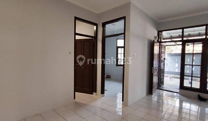 Rumah Minimalis Cantik di Taman Cibaduyut Indah  1