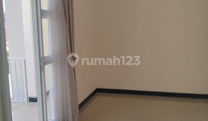 Rumah 2 Lantai Lokasi di Taman Kopo Indah 5 Rumah 2 Lantai Lokasi di Taman Kopo Indah 5