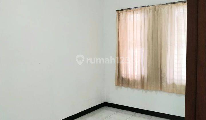 Rumah Tinggal Terawat Nyaman di Taman Holis 1