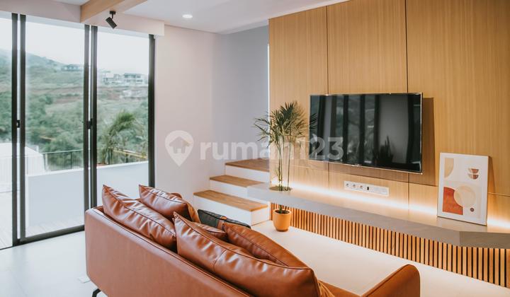 Comfortable, Lush, Cool 2-Storey Villa in Villa Dago 1