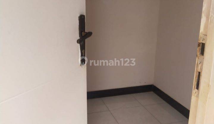 Rumah Minimalis Nyaman di Taman Kopo Indah 2