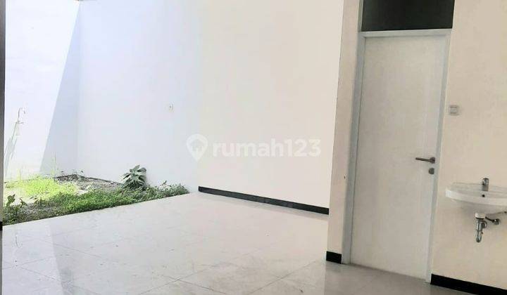 Rumah Nyaman Minimalis di Taman Holis Indah 1