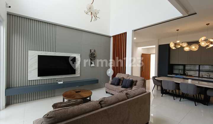 Rumah Lux Minimalis Lokasi di Sayap Dago